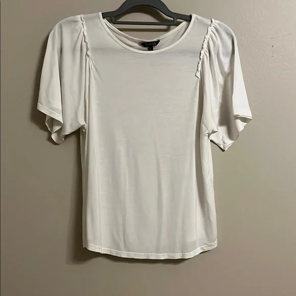 Cute, Soft White Blouse - Picture 1 of 4